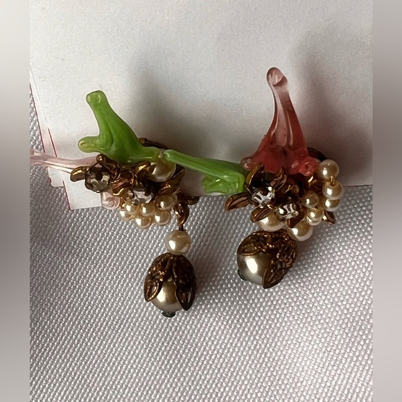 Vintage Rare Early Miriam Haskell Robert Brass Filigree glass leaf Earrings Set - Picture 6 of 17